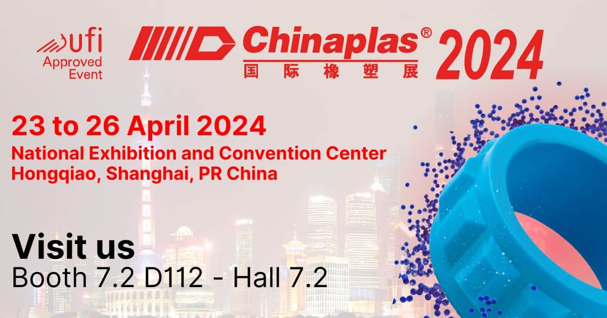 Booths and visitors at the CHINAPLAS 2024 trade fair in Shanghai – international platform for innovative plastic materials and industrial solutions