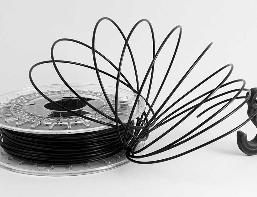 Filamento LATAMID 12 H2 K/15 di LATI per stampa 3D rinforzato con fibra di carbonio, ideale per realizzare componenti rigidi, leggeri e resistenti